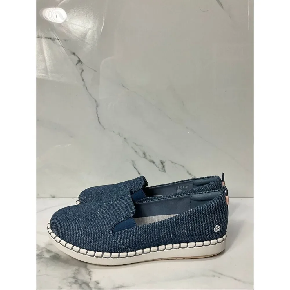 CLARKS Cloud Steppers Slip On Sneakers